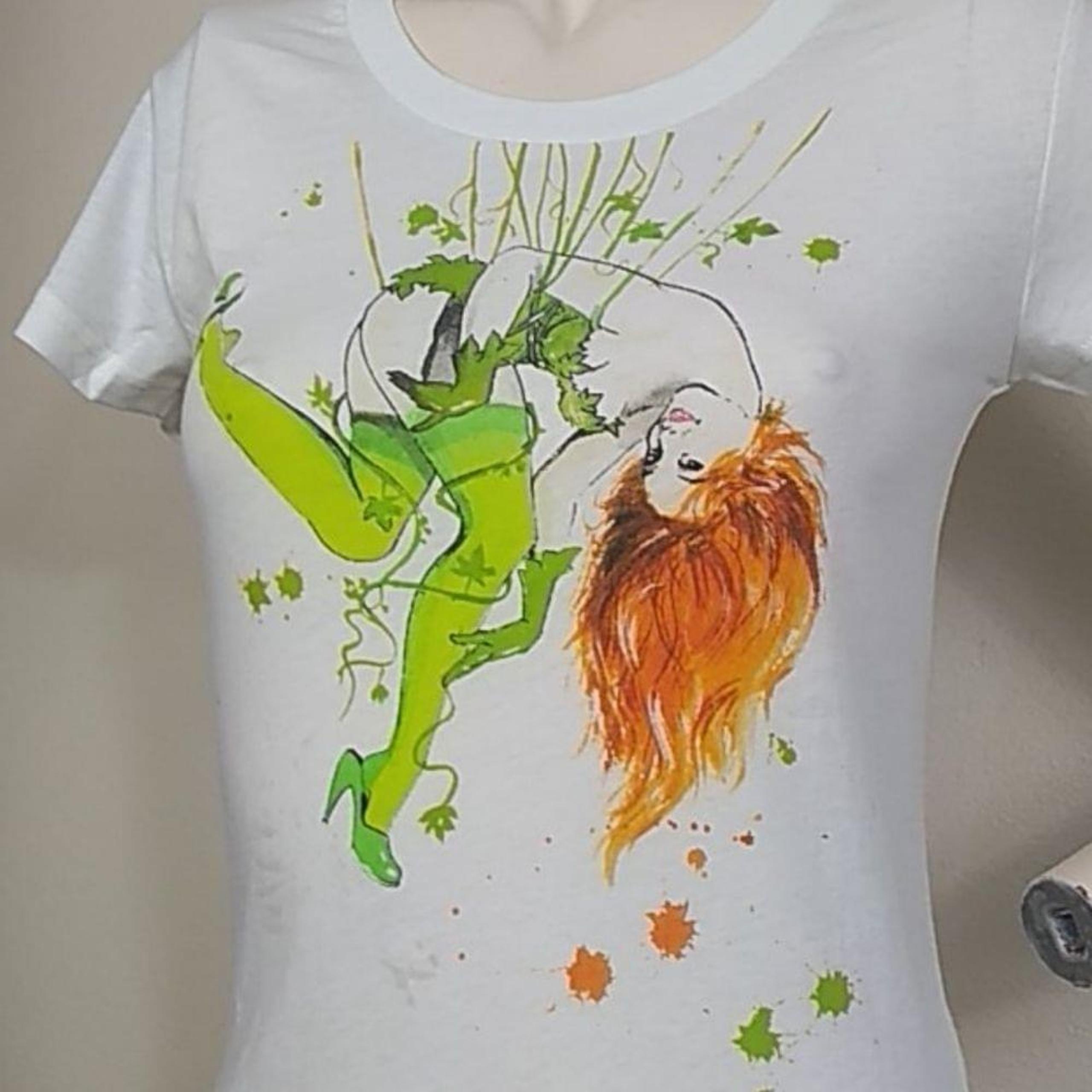 IRON FIST Sample shirt Poison Ivy Iron Fist Tee T-Shirt size Small