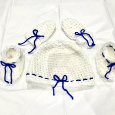 Newborn Baby hat, mitten, and booty set