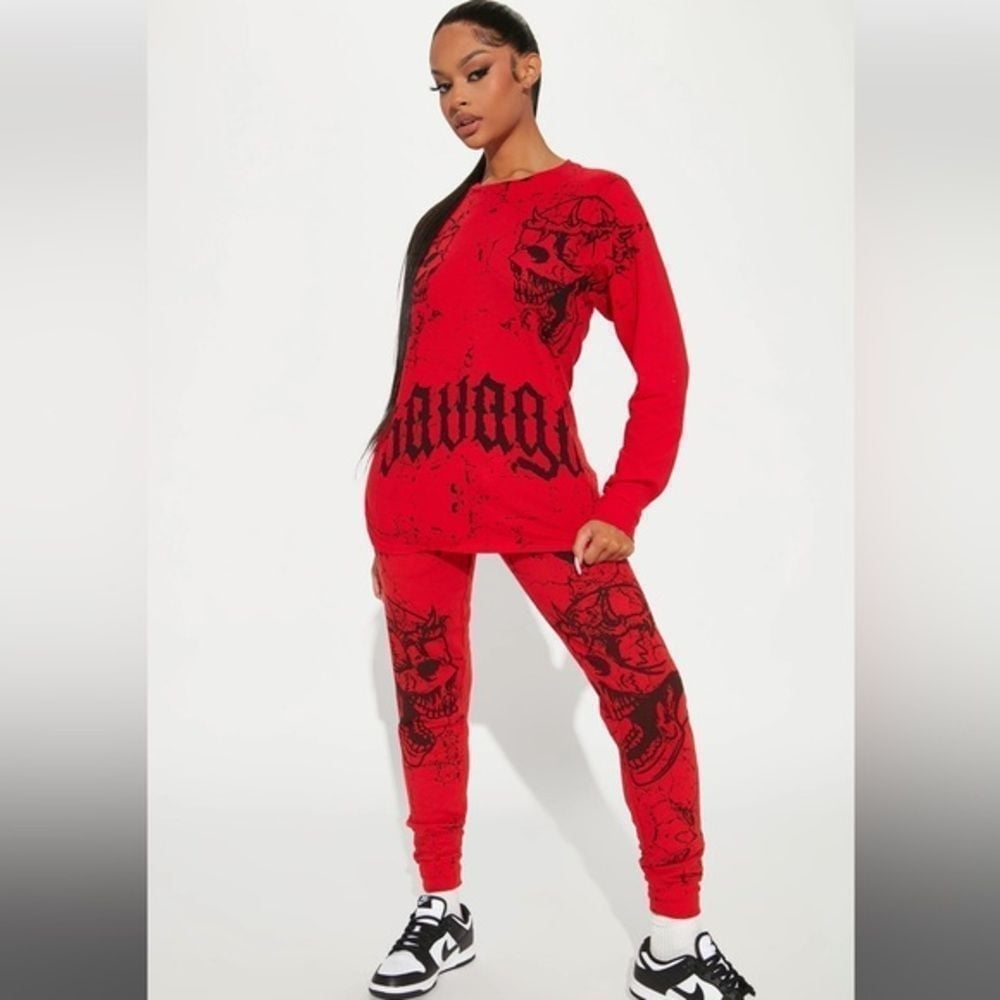 Savage Crown Long Sleeve 100% Cotton Top Red Size Large REFFNB