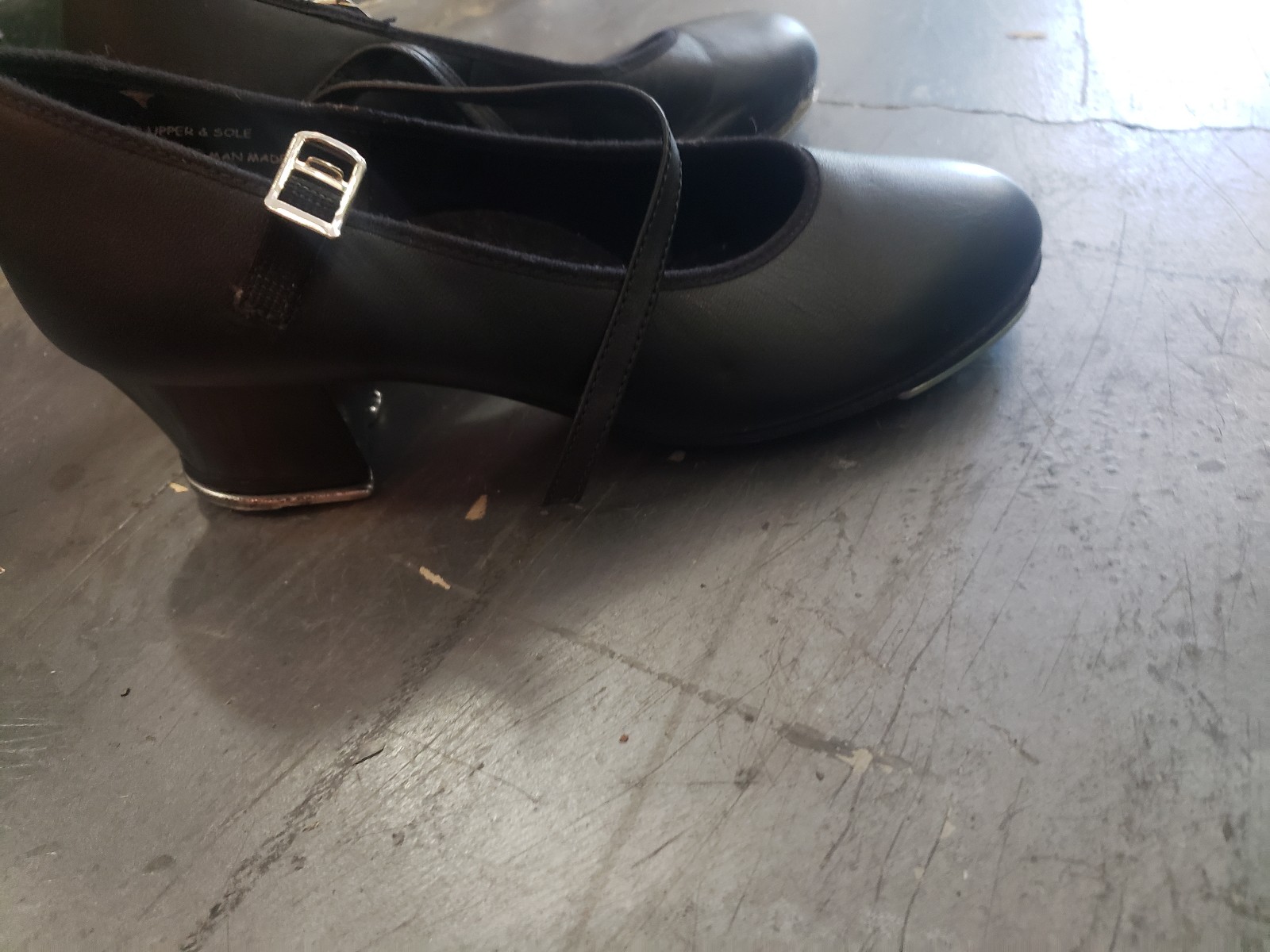 Tap dancing shoes