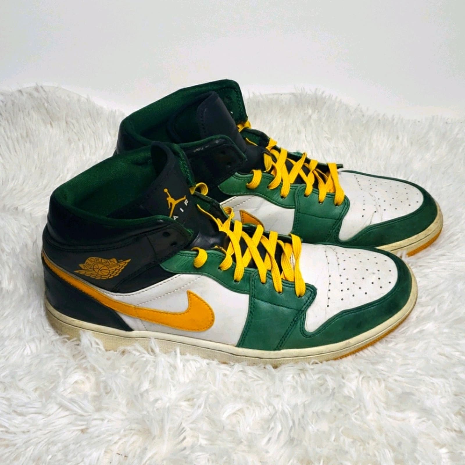 Air Jordan 1 Mid Celtic Green 554724 307 Size 12