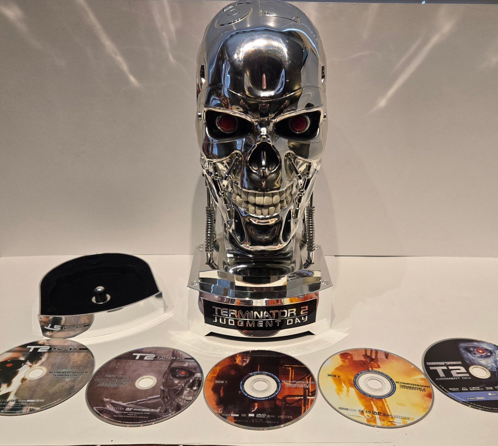 RARE Terminator 2: Judgment Day T2 Blu-ray 5 Disc Endoskull Bust Collector's Ed