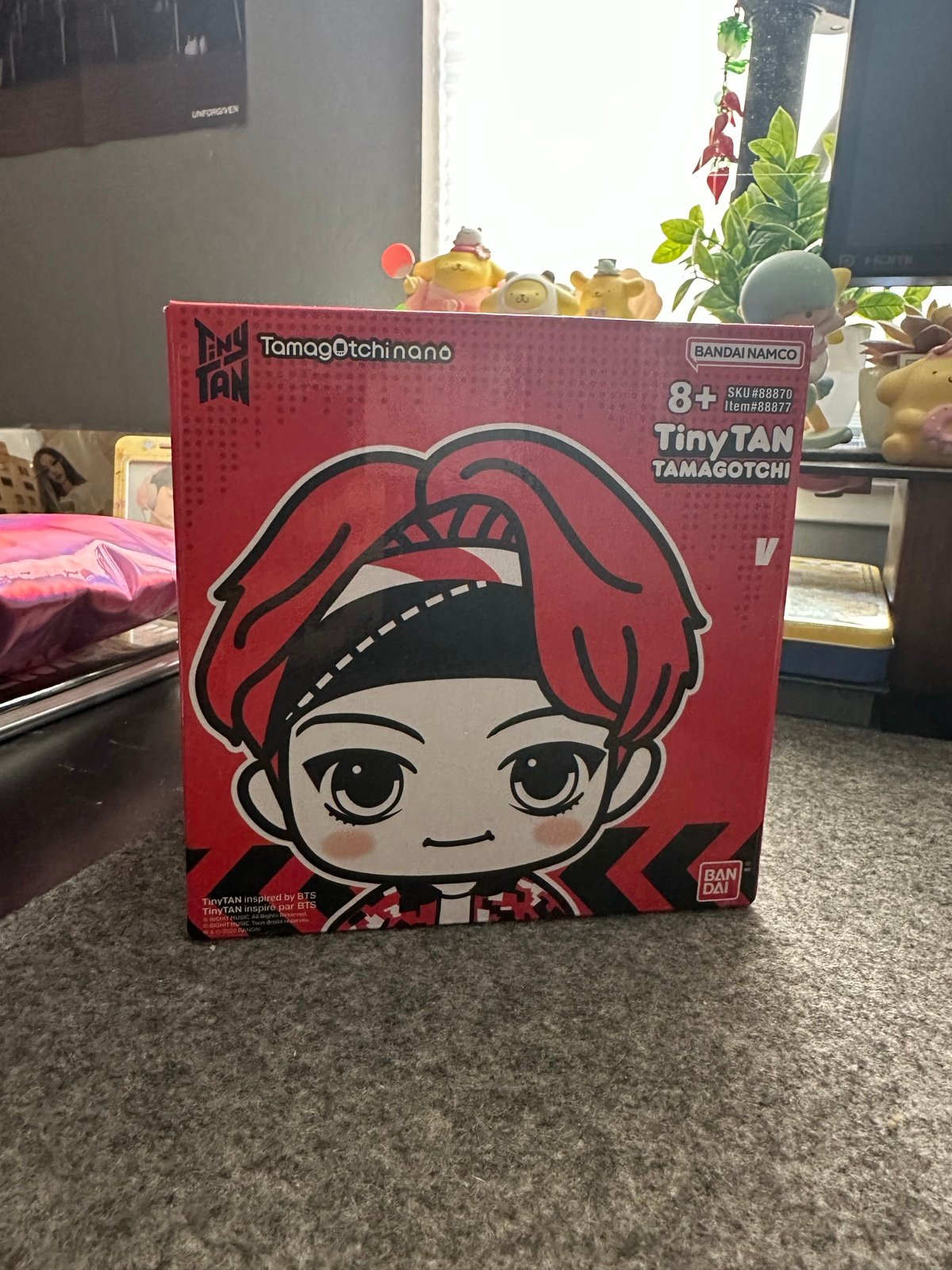 TinyTan Hugmy Tamagotchi - BTS Taehyung V