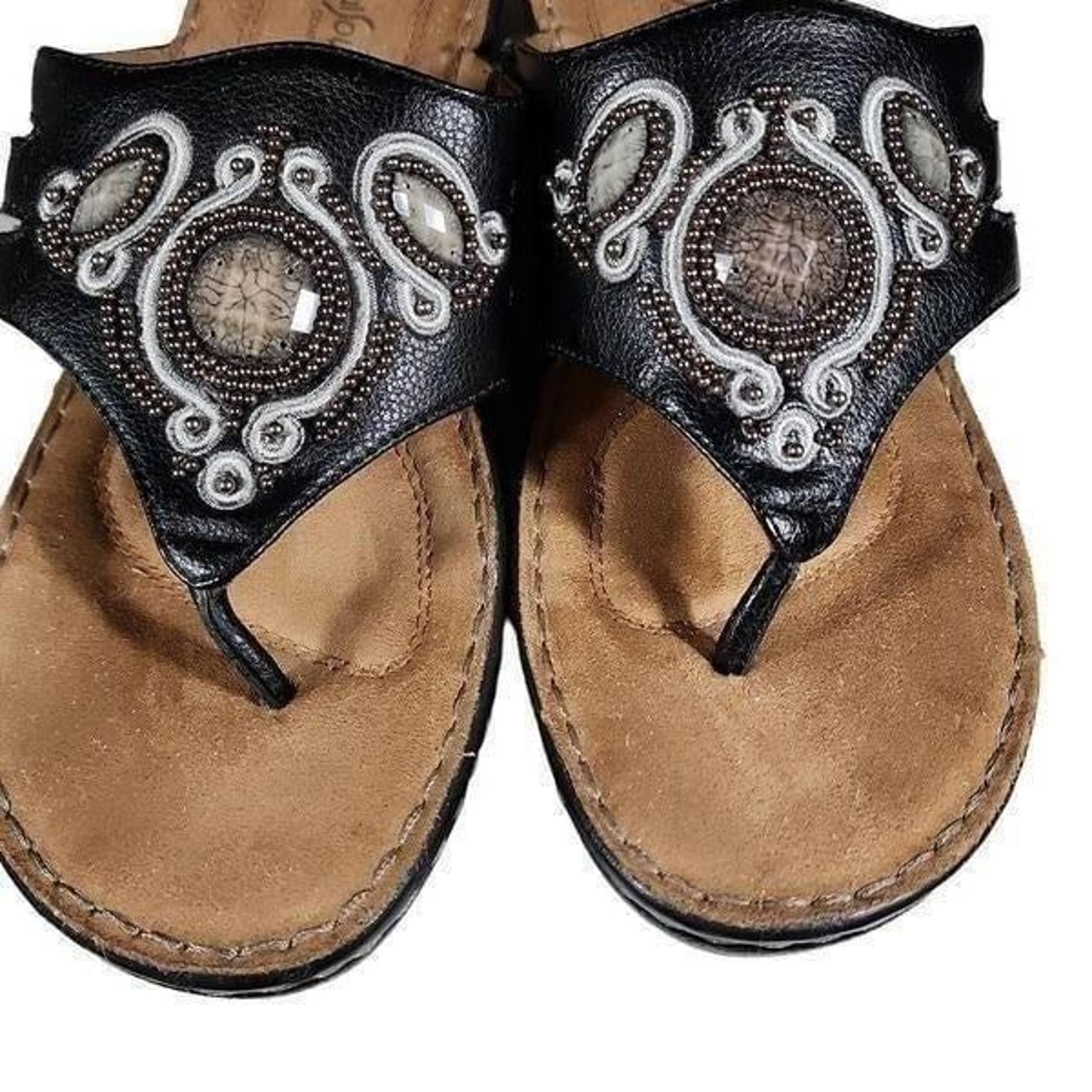 Natural Soul All Thru Comfort Women's Black Thong Embellished Sandals Size 9.5