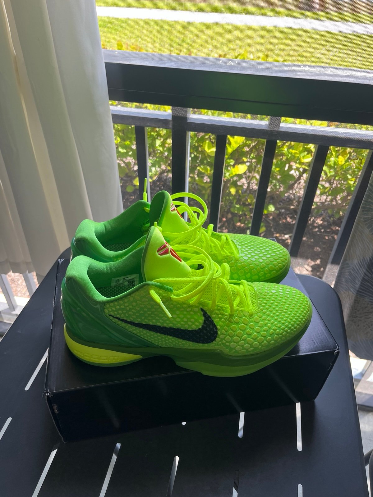 Kobe 6 grinches