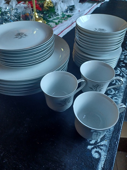 Plates, saucers, bowl and tea cups
