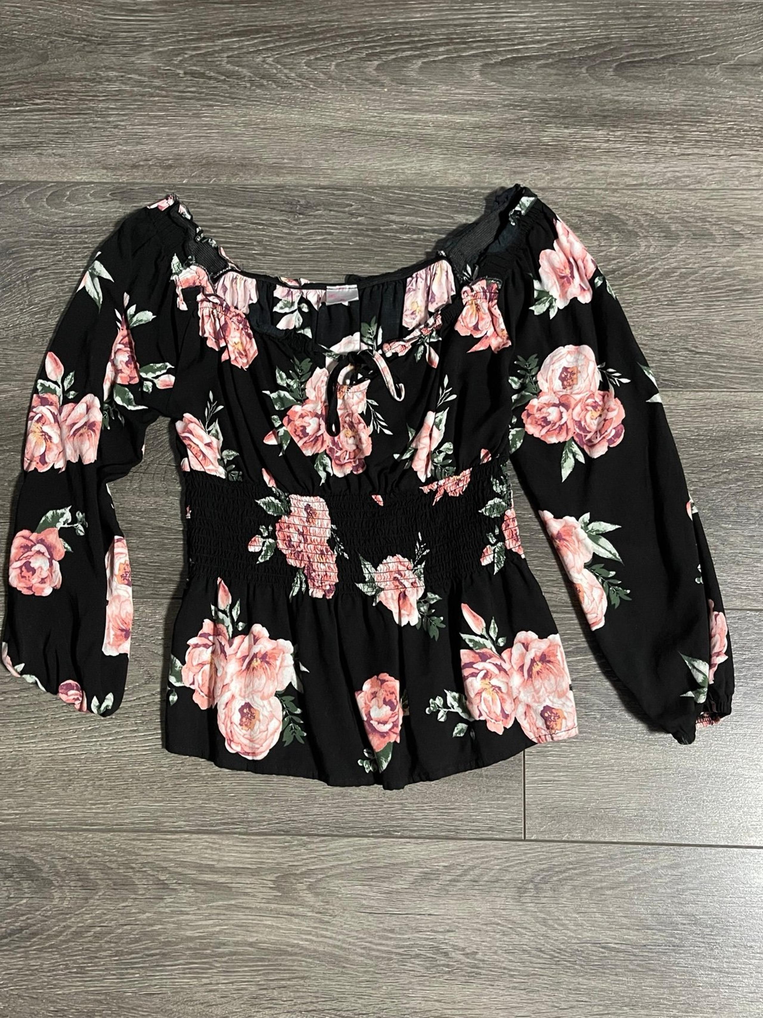 Womens No Boundaries top