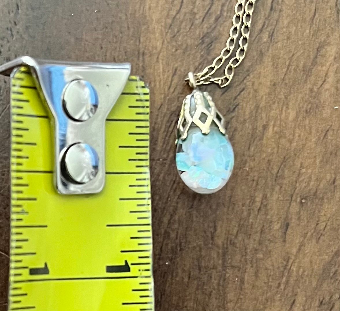 12K Gold Necklace with Flower Pendant