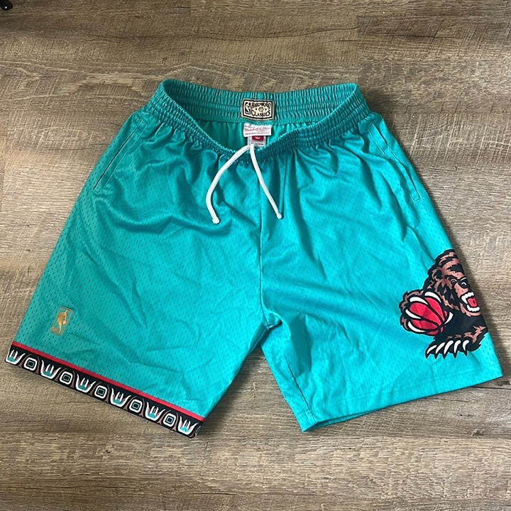 Men’s Vancouver Grizzlies Mitchell & Ness Practice Mint Green Shorts Size L