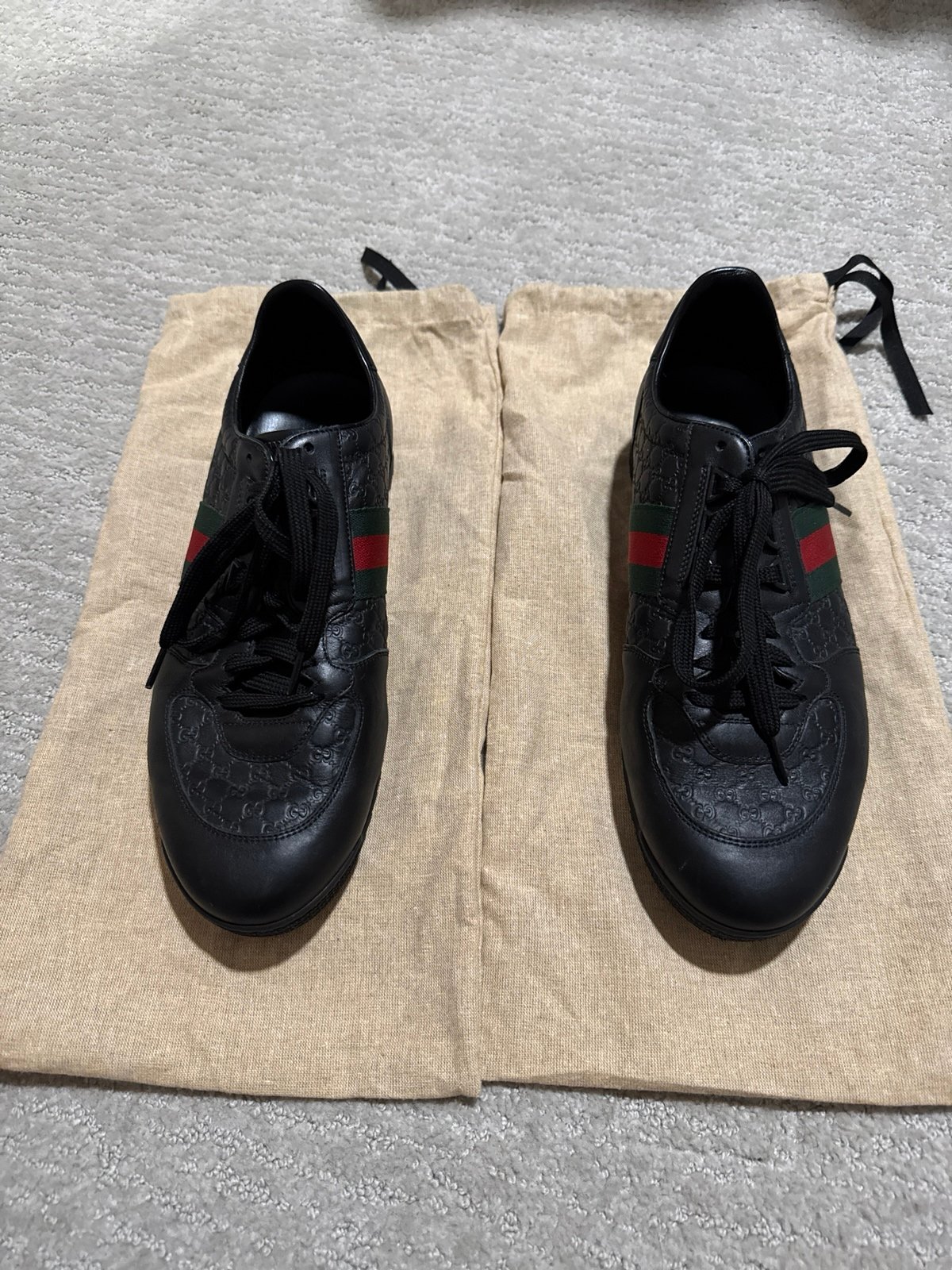 Gucci black leather athletic shoes