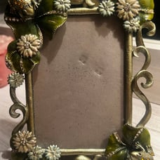 Ashleigh Manor Enameled Frogs Lily Pad Rhinestone Photo Frame