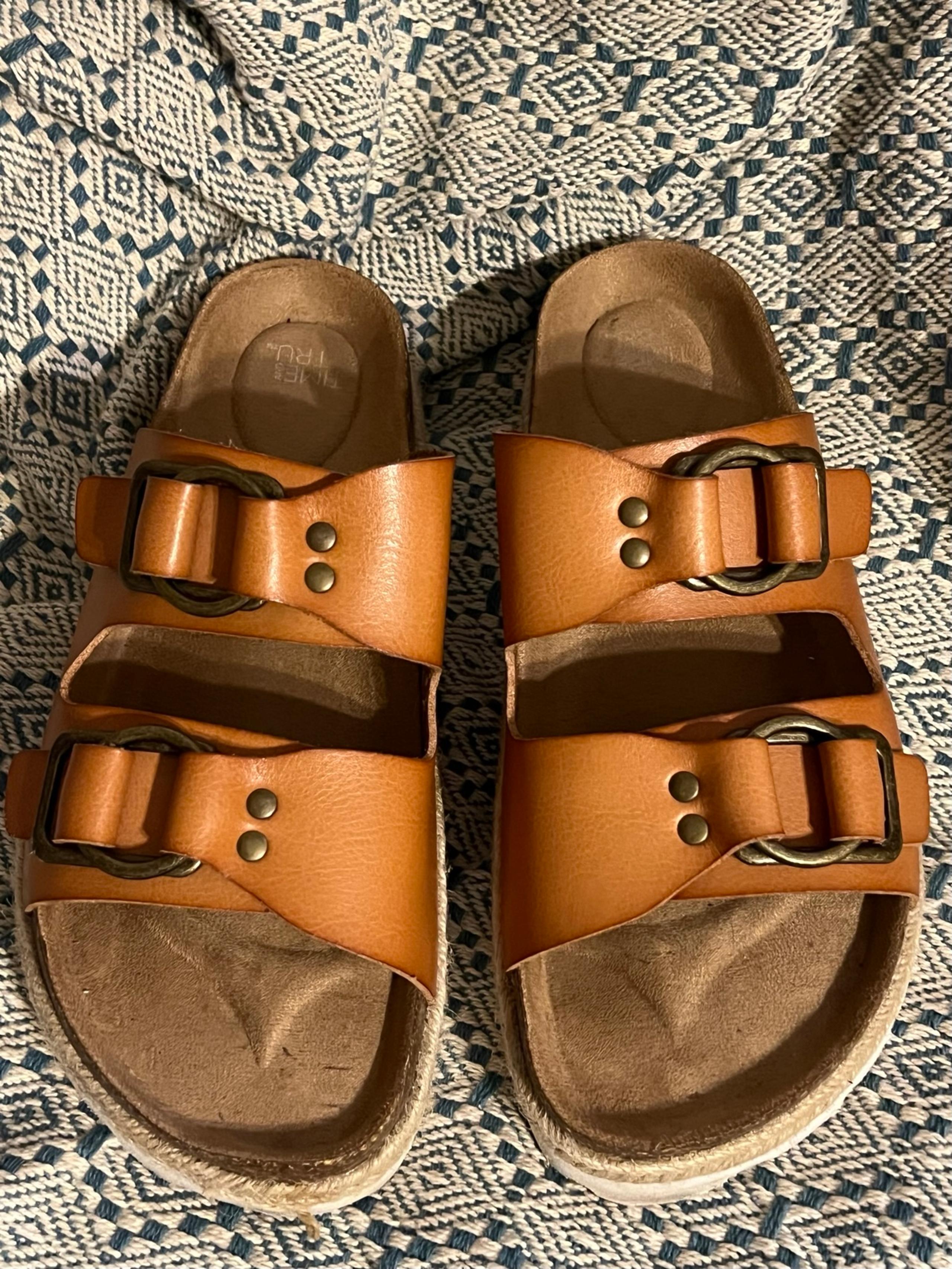 Time and Tru Sandals sunflower orange size 8 NWOT