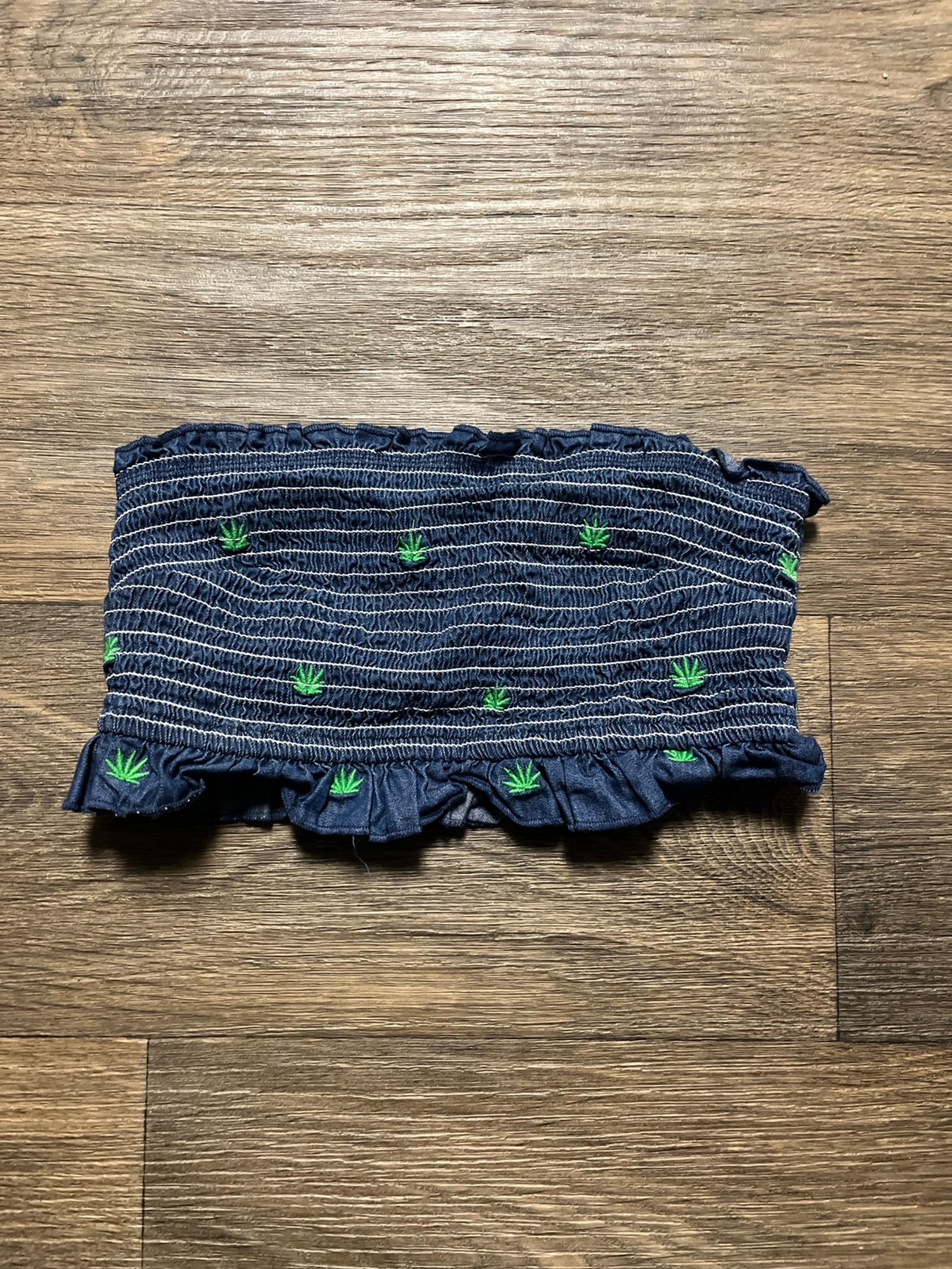 Urban Outfitters Halter Top // Women’s XS // Marijuana Leaf