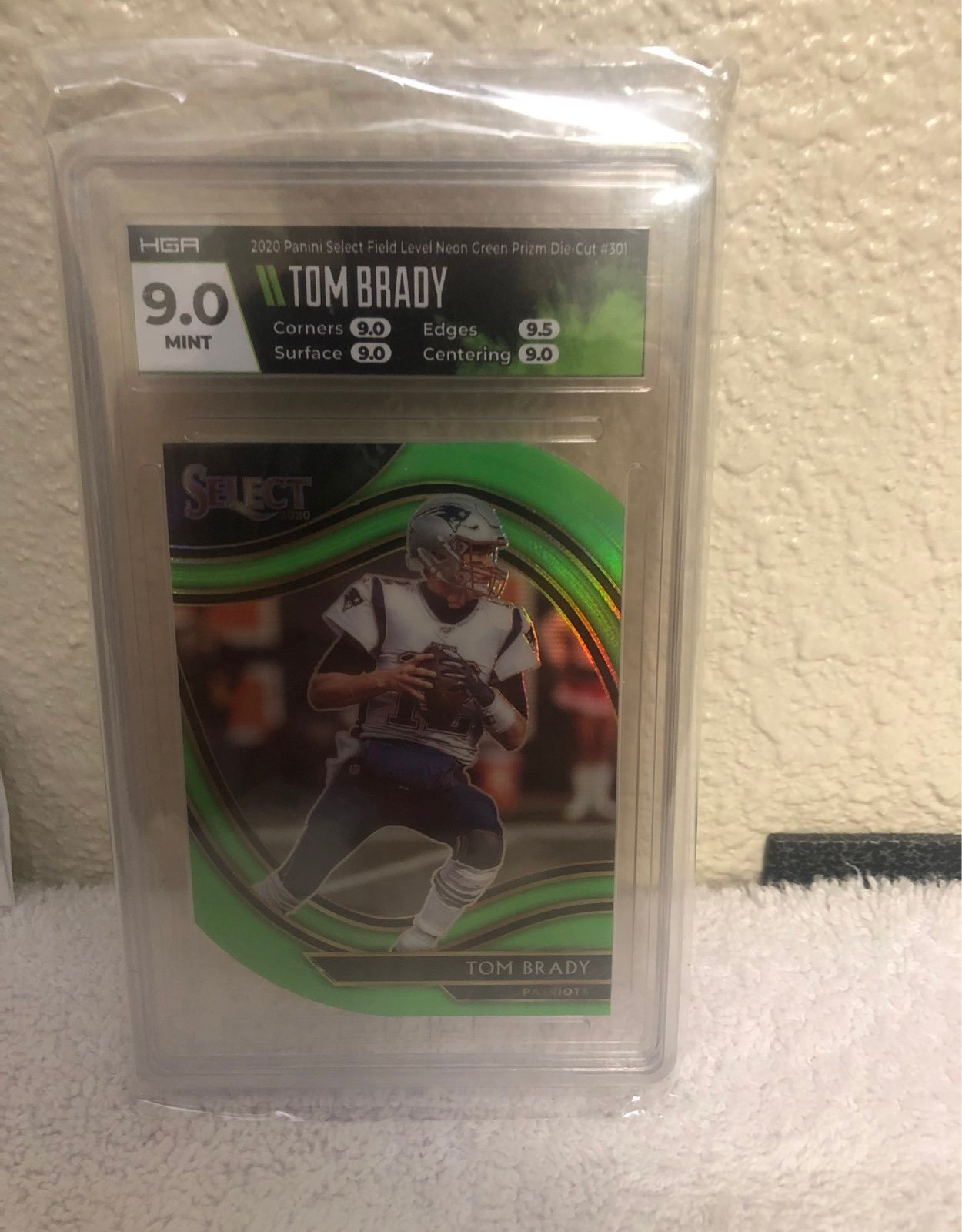 2020 Panini Select Field Level Neon Green Prizm Die-Cut
