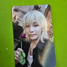 Seventeen right here world tour jeonghan us exclusive lucky draw photocard