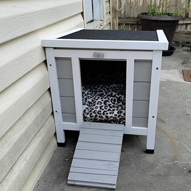 Outdoor Cat House, Weatherproof Rabbit Hutch Hideout.