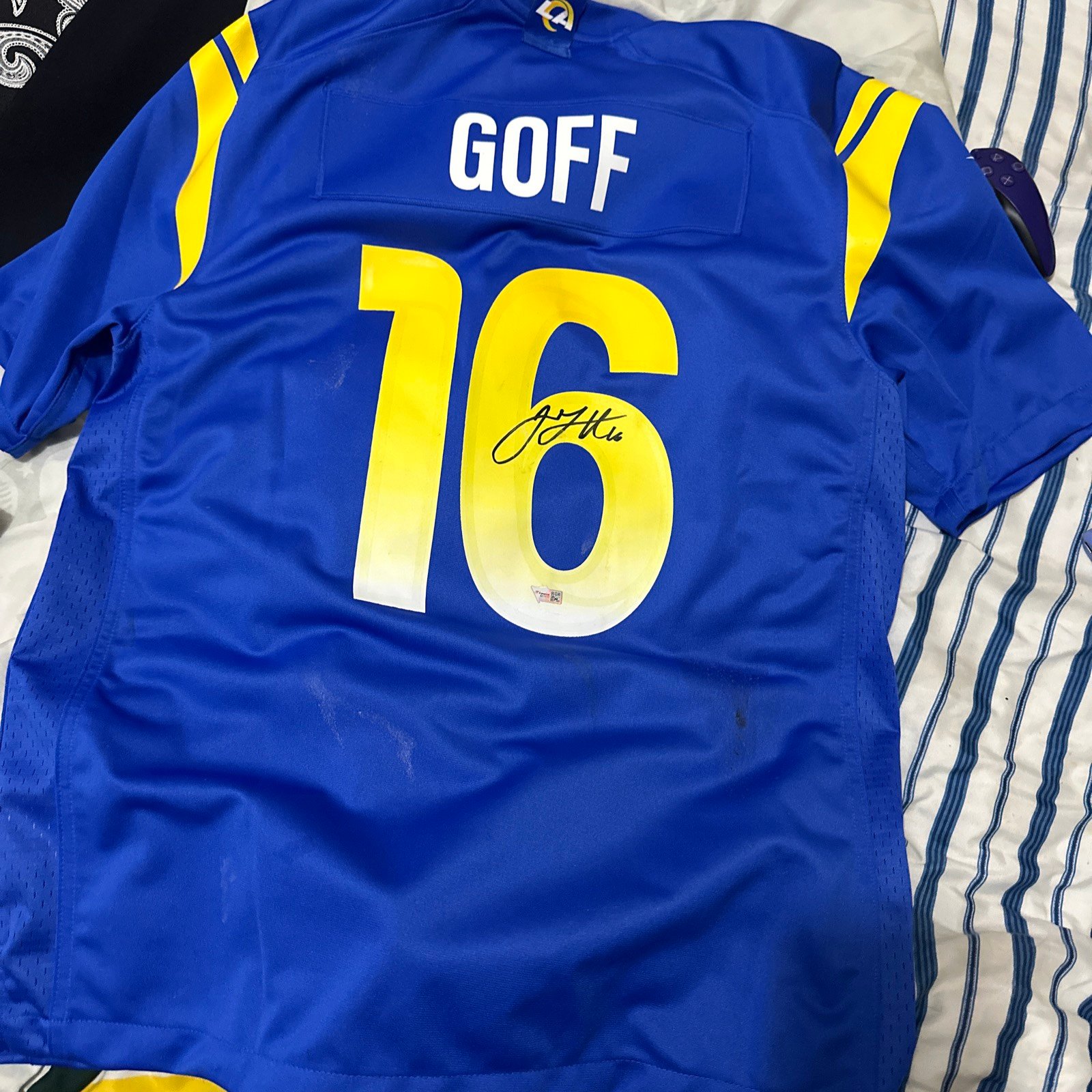 Jared Goff sign ￼ Rams jersey