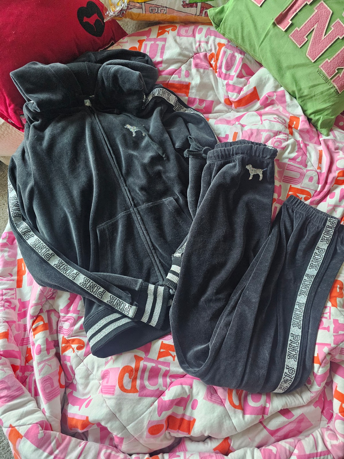 Victoria's Secret! PINK VELVET Hoodie Sweatshirt SIZE: small