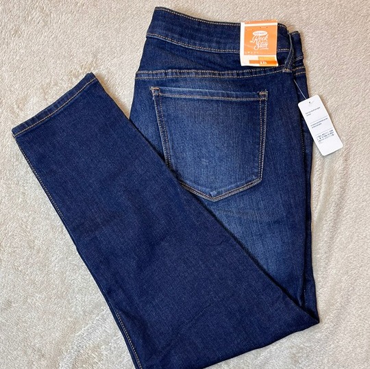 Old Navy Rockstar Crop Jeans Womens Size 16 Crop Mid Rise Dark Wash Denim Pants