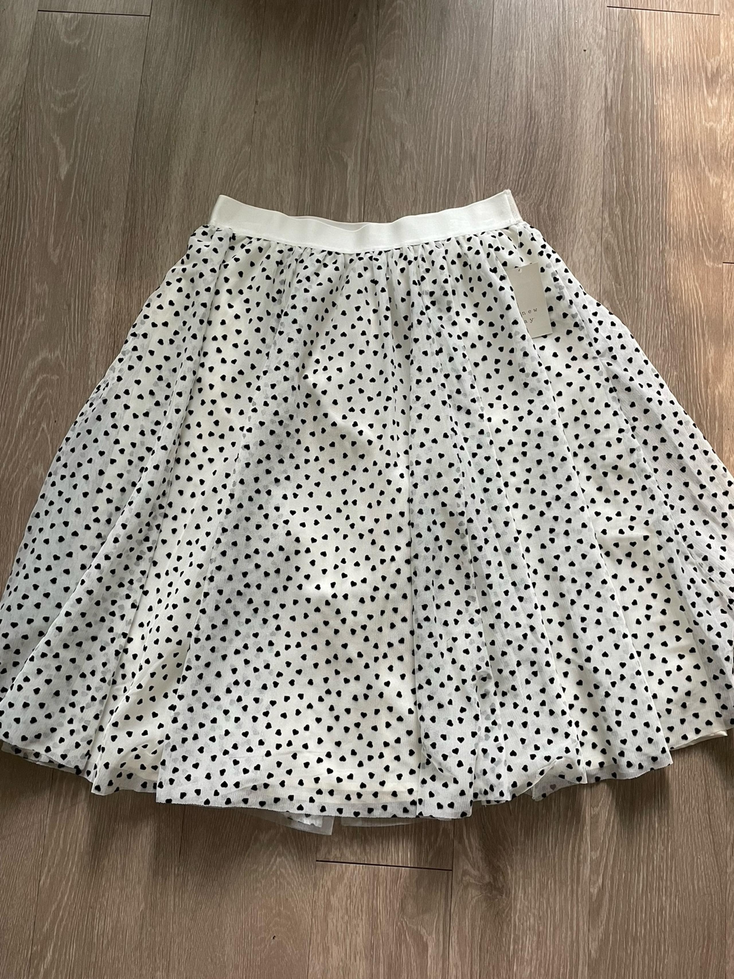 NWT White and black skirt