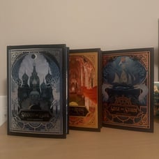 *free shipping** Signed! Grishaverse Owlcrate Shadow and Bone set
