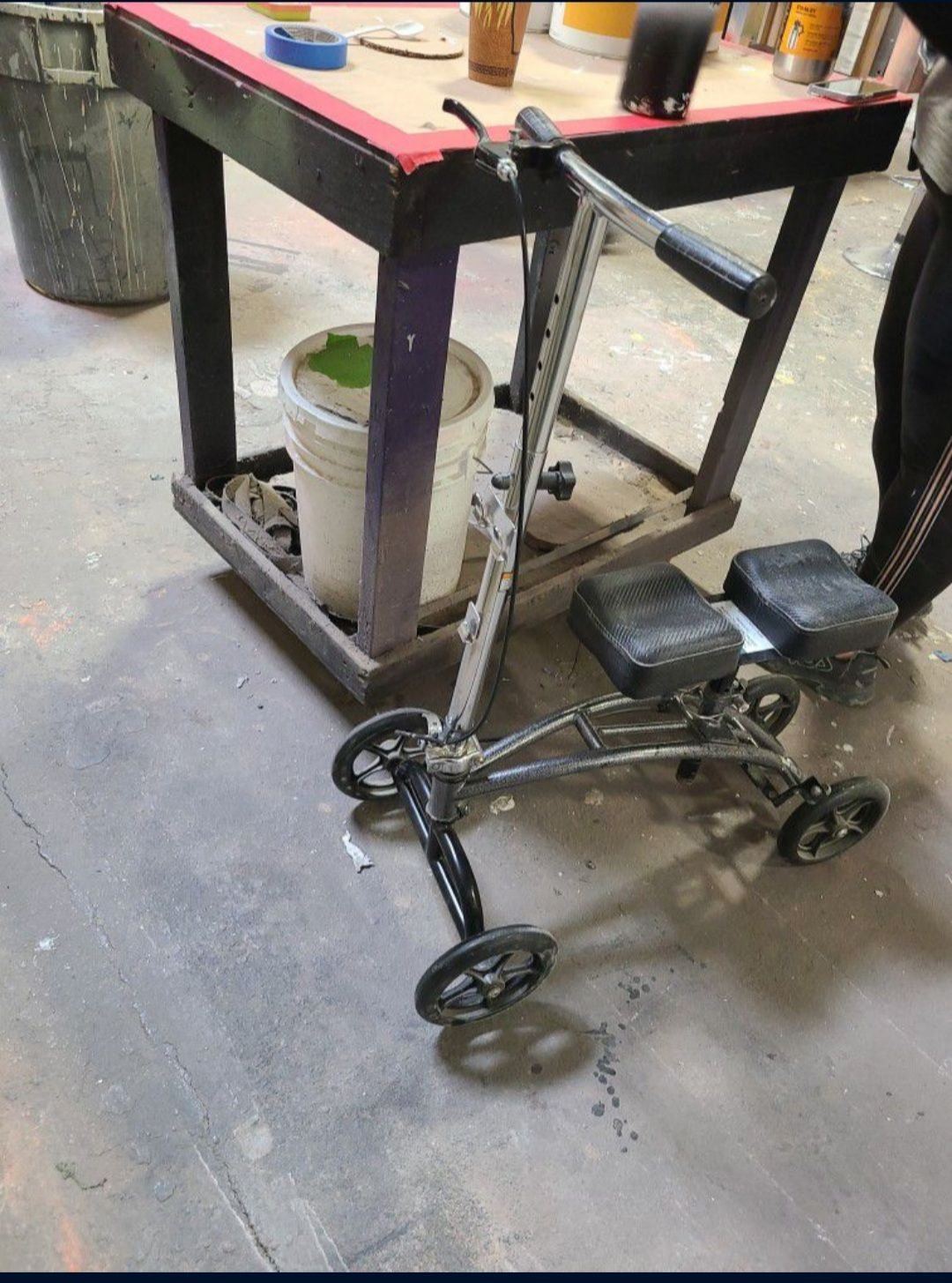 Knee walker
