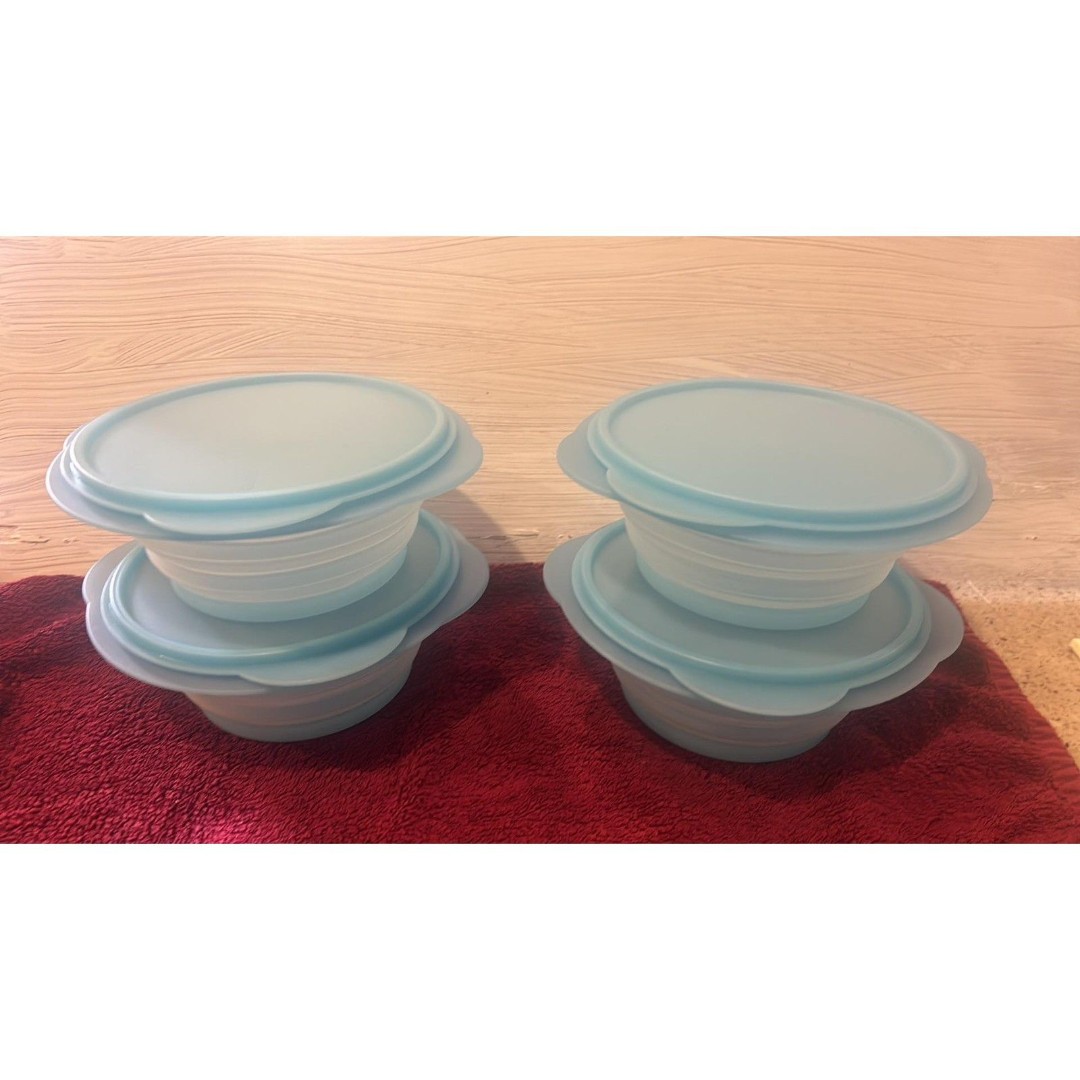 Tupperware Collapsible 4 cup Bowl #5453 Lot of 4 Blue