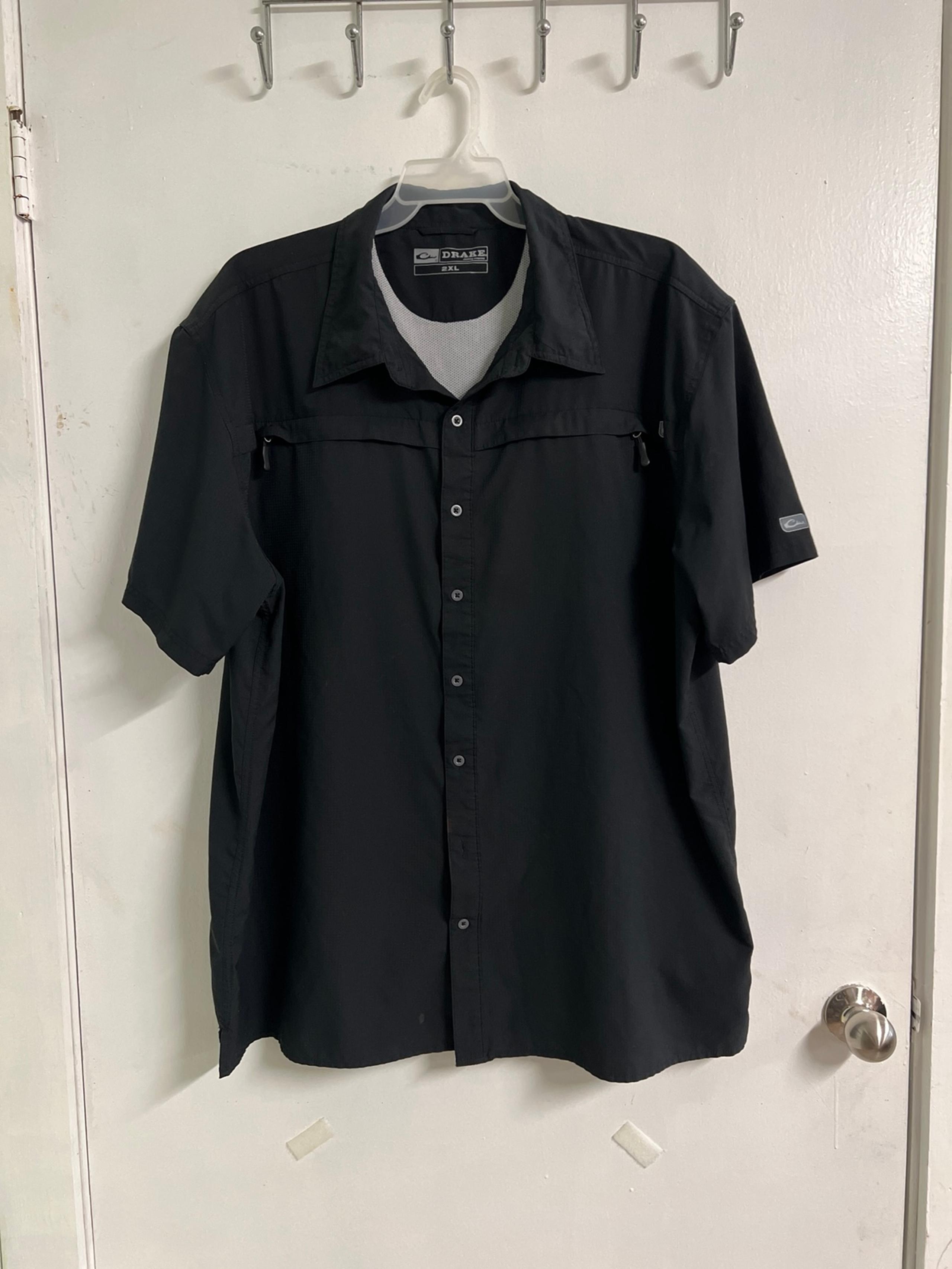 2XL Men’s Drake Button Down Vented Shirt see pictures of little stains