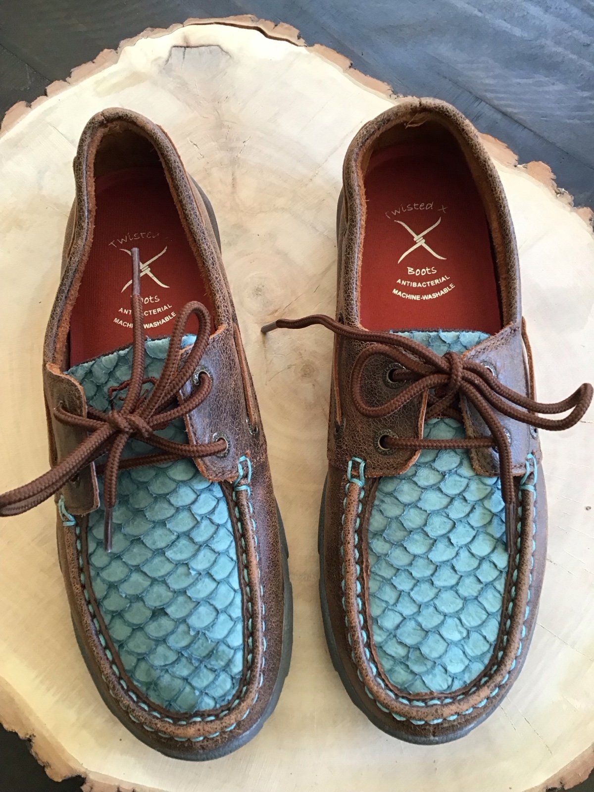 Twisted X size 6 1/2 mermaid top turquoise leather boat loafer style Shoes