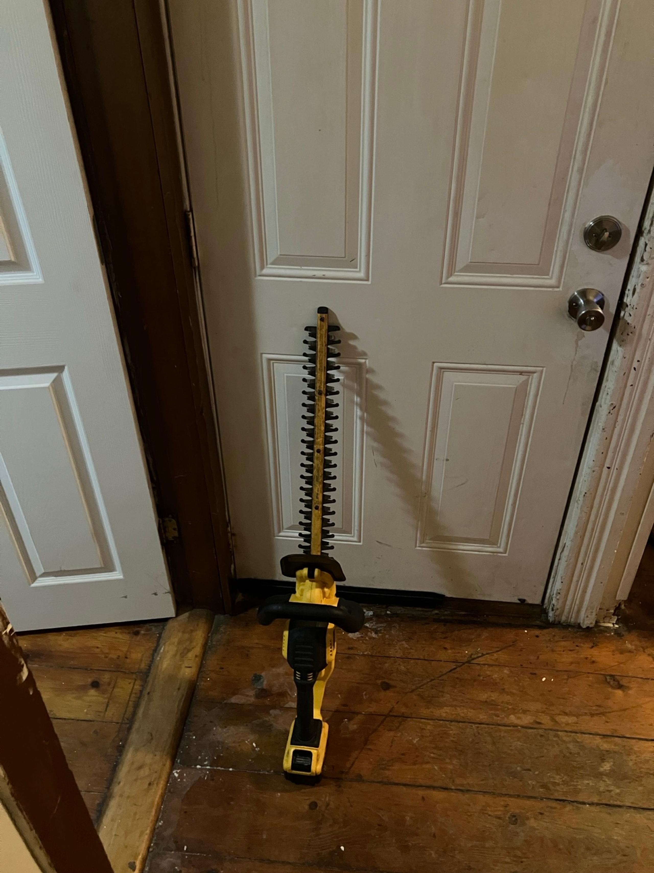 Hedge trimmers