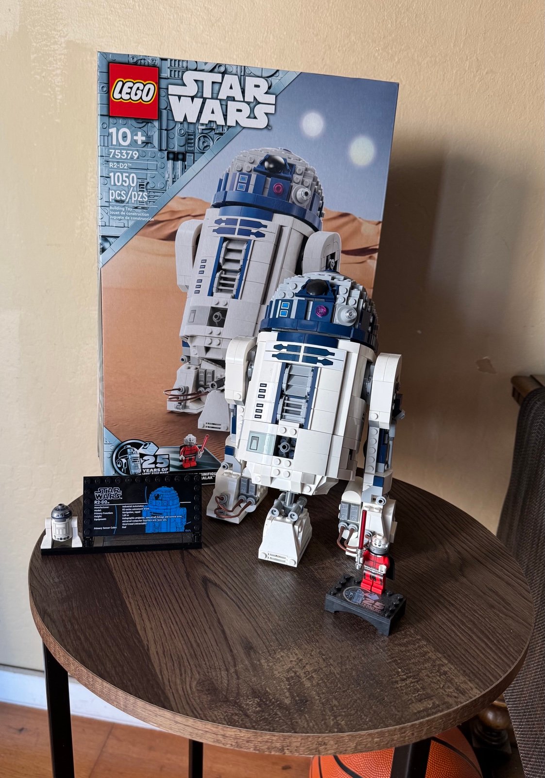 LEGO Star Wars R2-D2 (1050pcs) #75379 *COMPLETE*