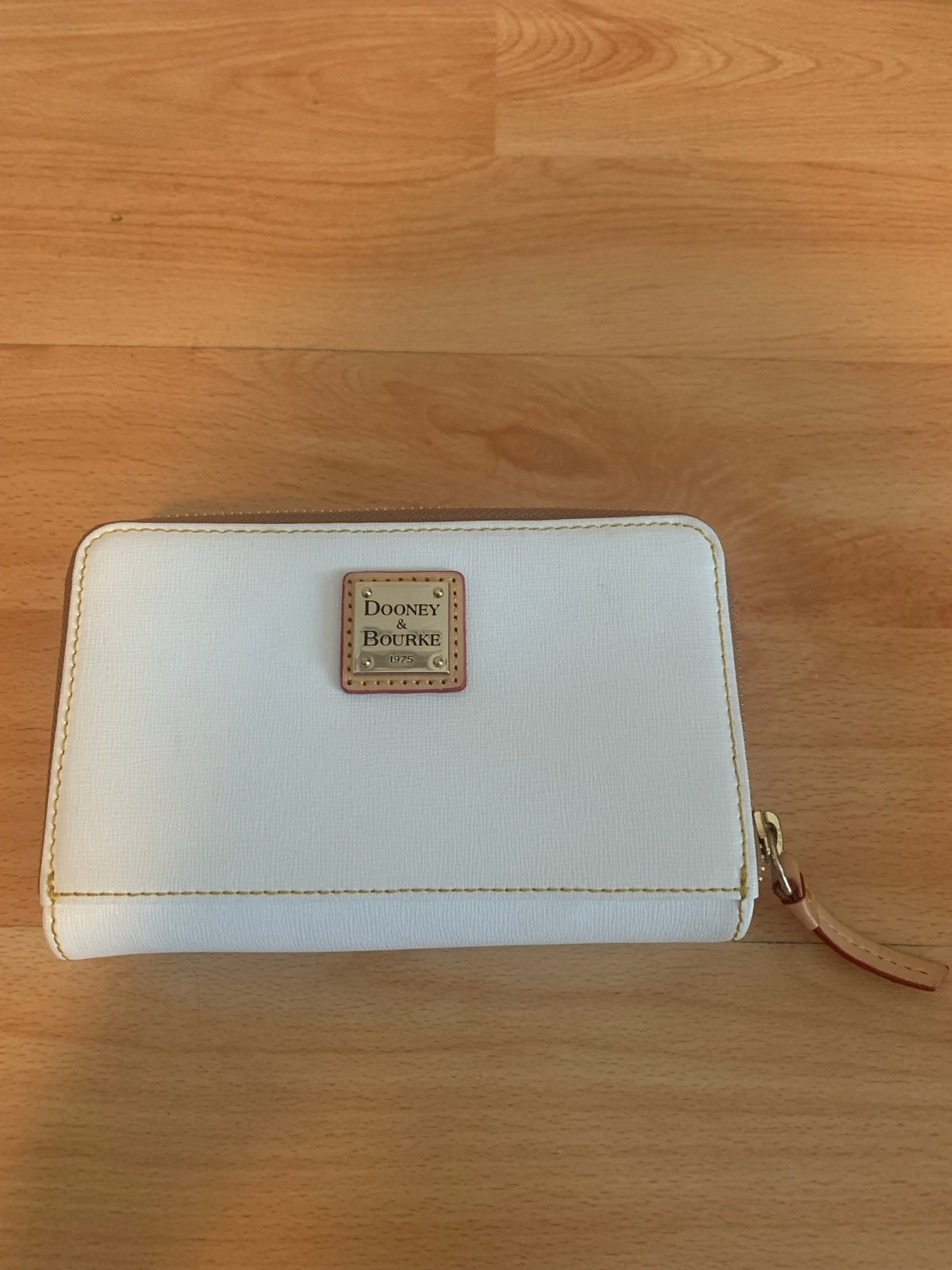 NWT Dooney & Bourke Large Zip around wallet White