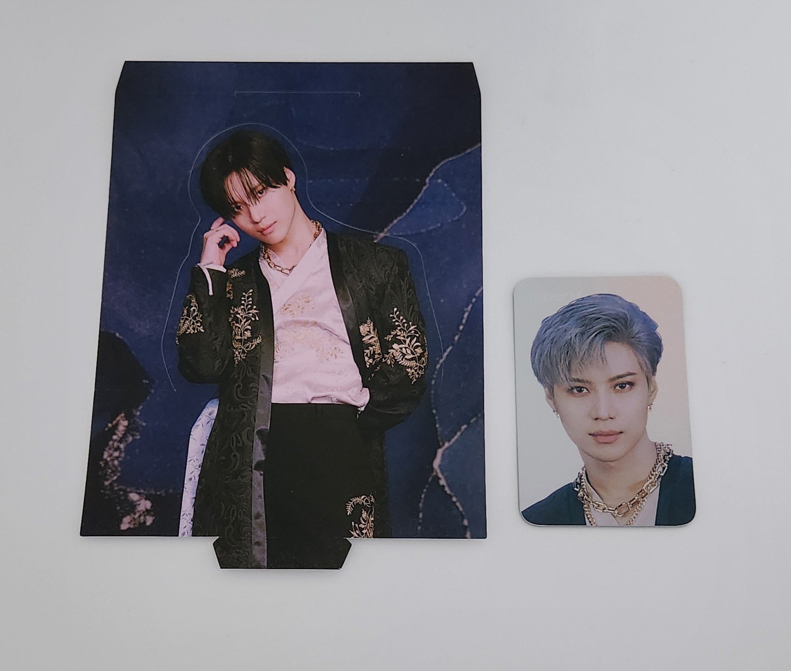 SuperM Taemin Offical MD Tiger Inside Paper Standee & Hologram Photocard Set