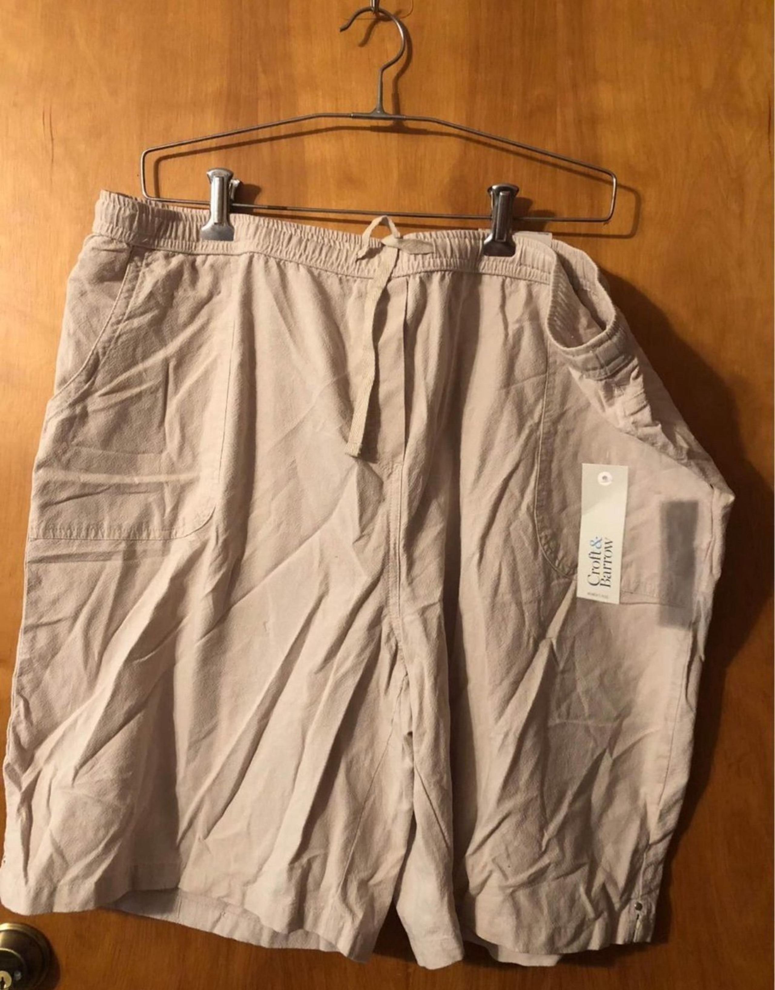 Brand new 1x xl women’s Croft barrow shorts khaki