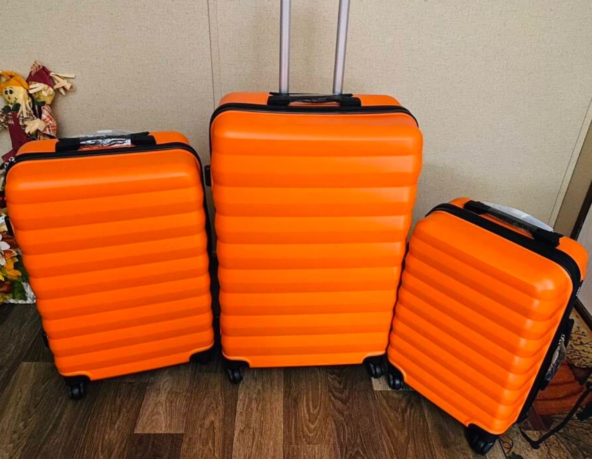 Luggage set