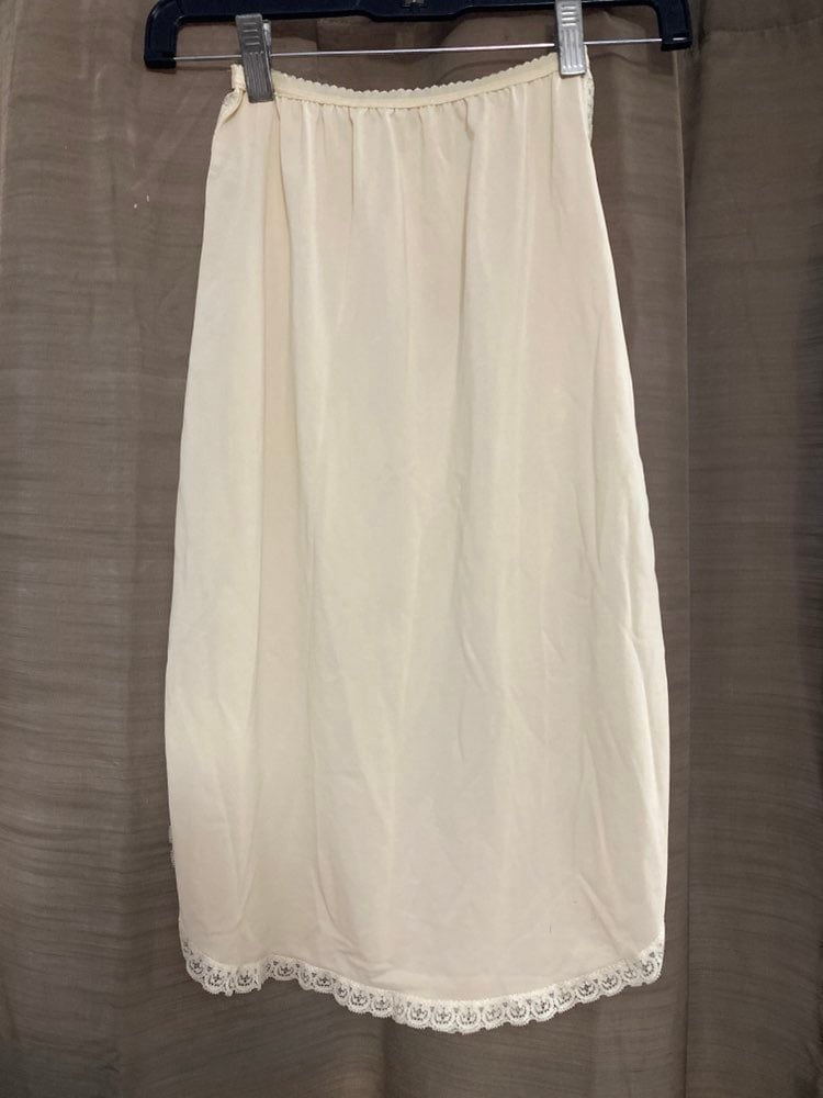 Vintage Shadiw Line Beige Slip Petite Small