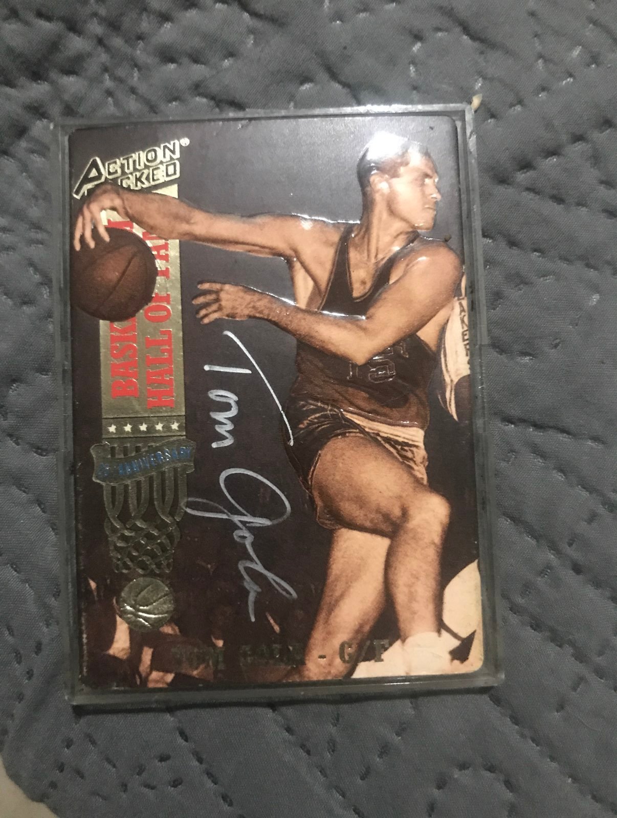 Tom Gola autographed basketball card 199