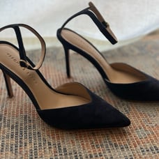 Stunning Veronica Beard ankle strap heels