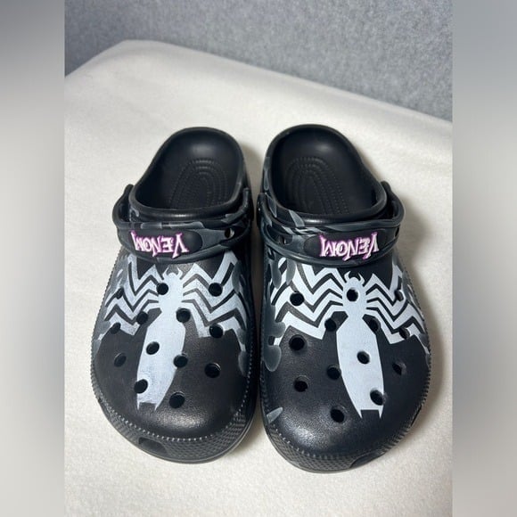 *Black Venom Spider-Man classic clog Crocs, Size M7/W9 – repaired *free shipping