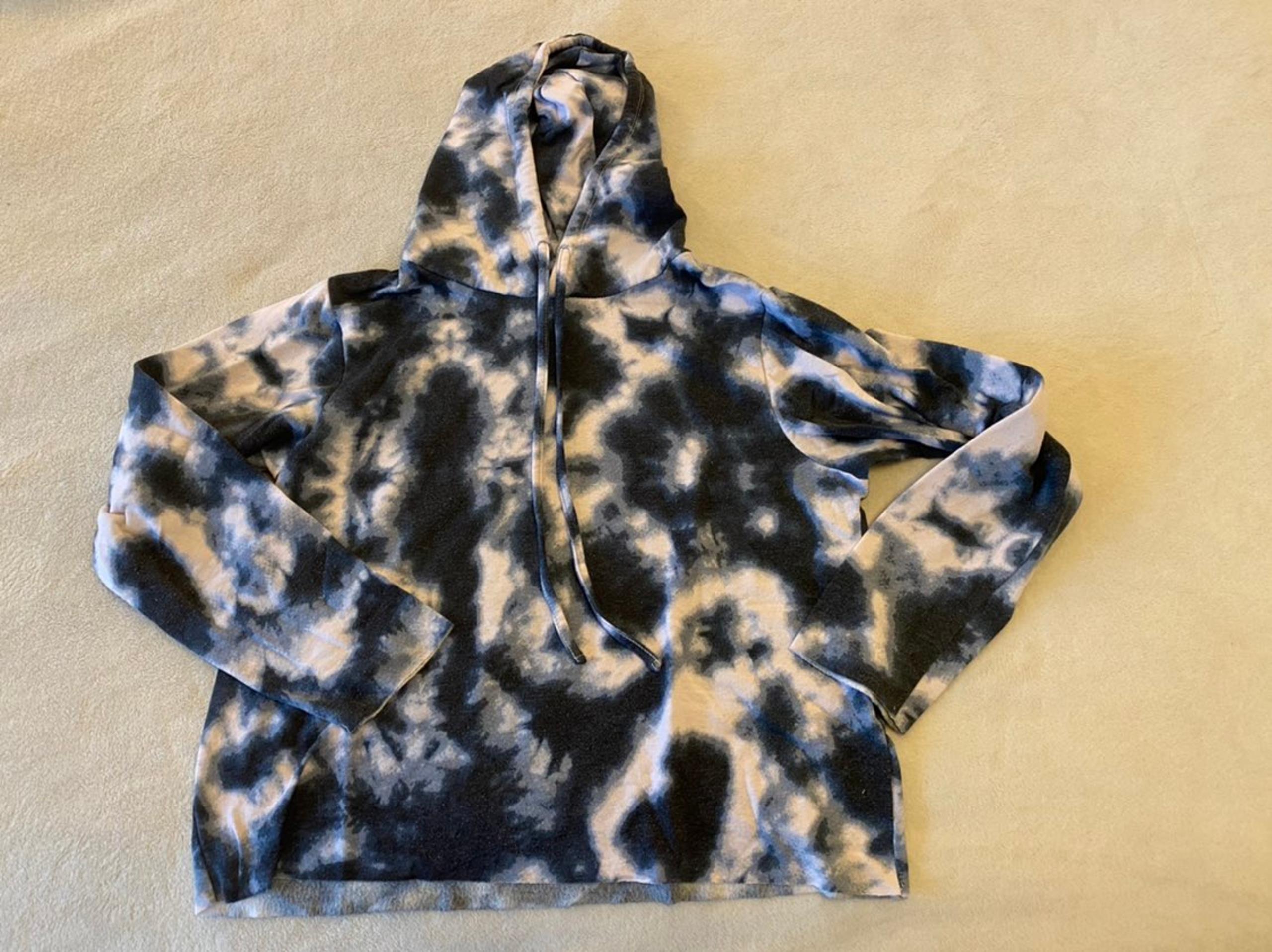 tie dye hoodie
