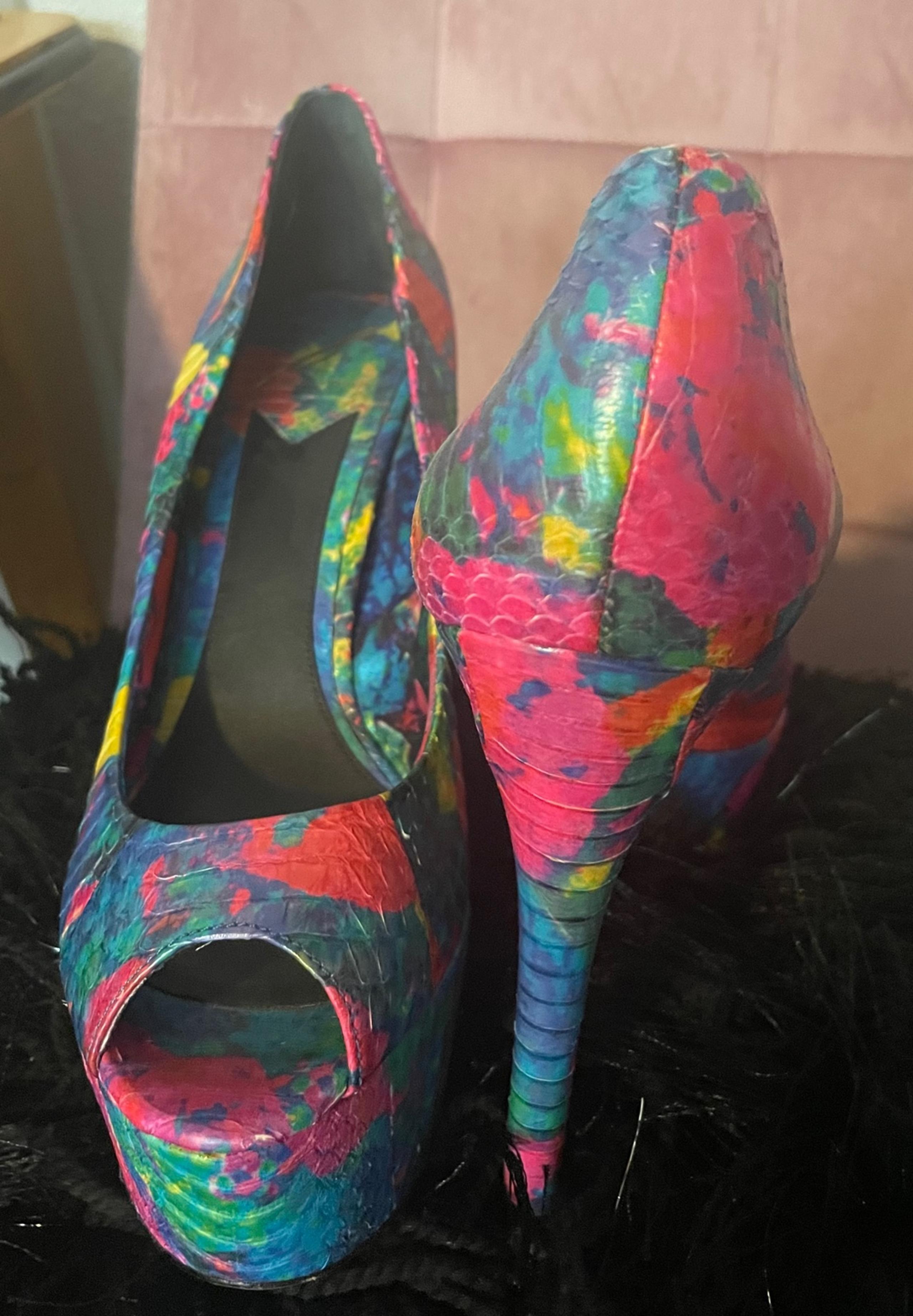 B Brian Atwood Bambola multicolor Peep Toe Platform Pump