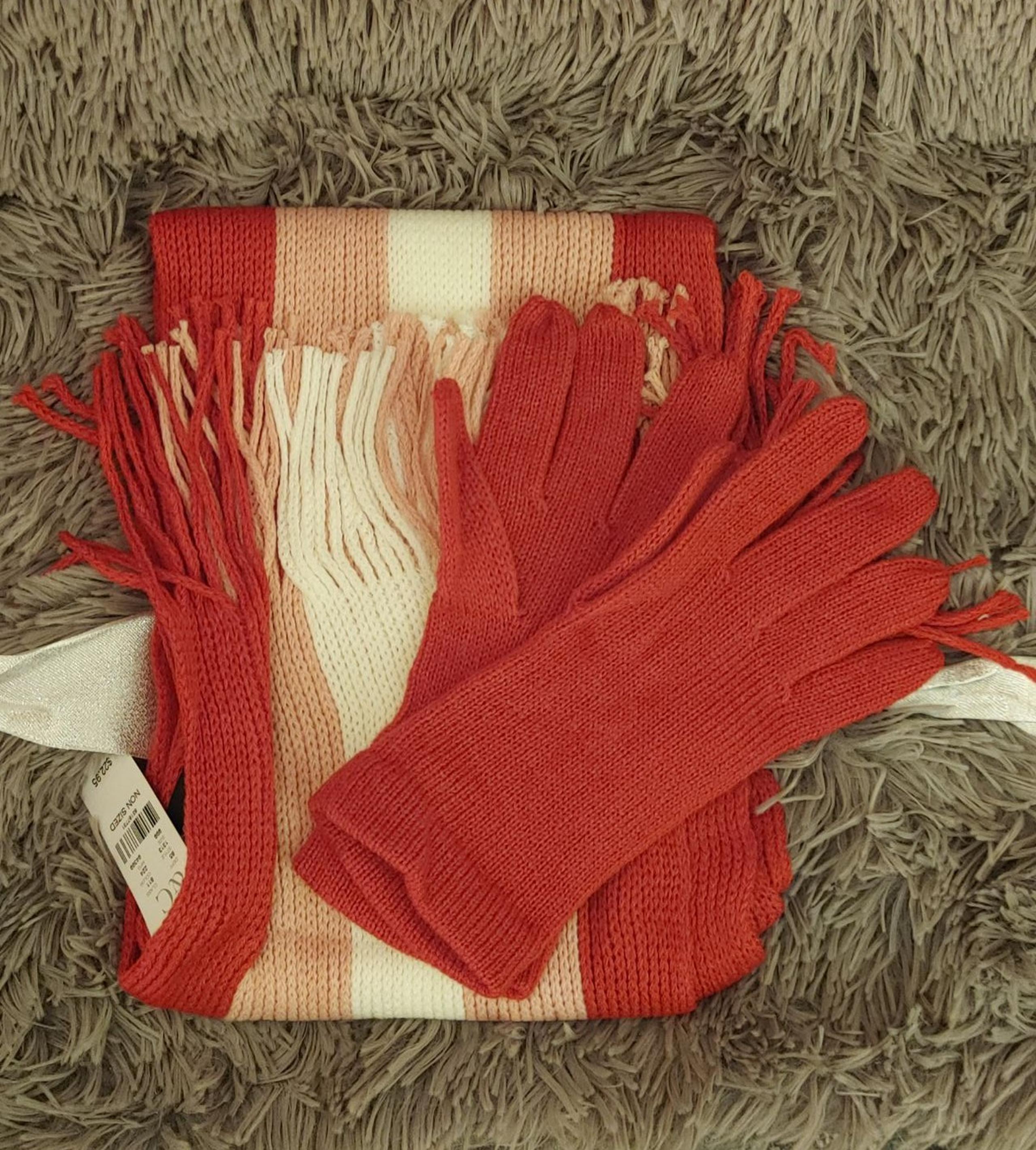 Scarf and hat set