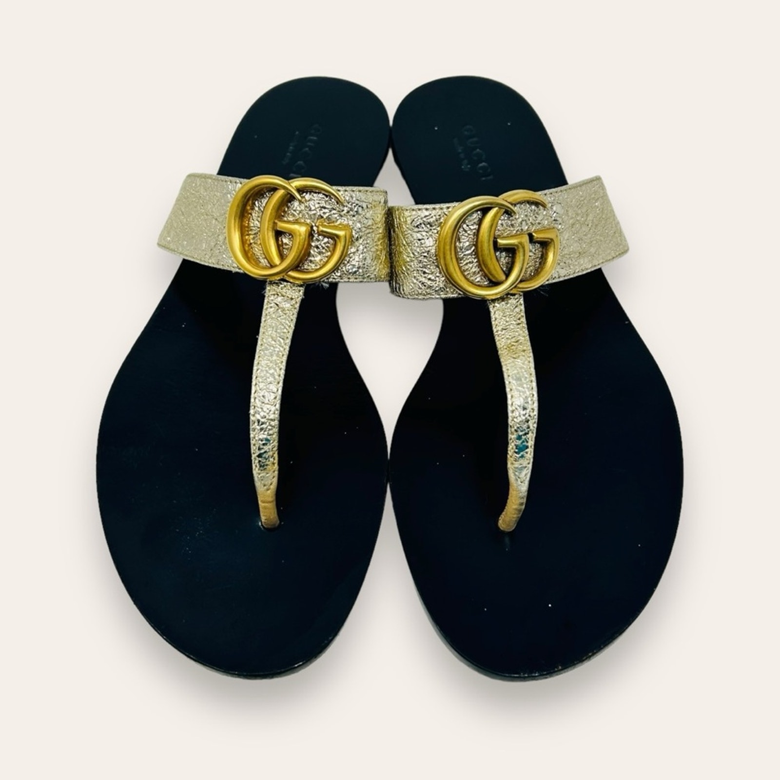 Gucci GG Marmont Thong Double G Flat Leather Sandal Black Gold Glitter 37 Womens