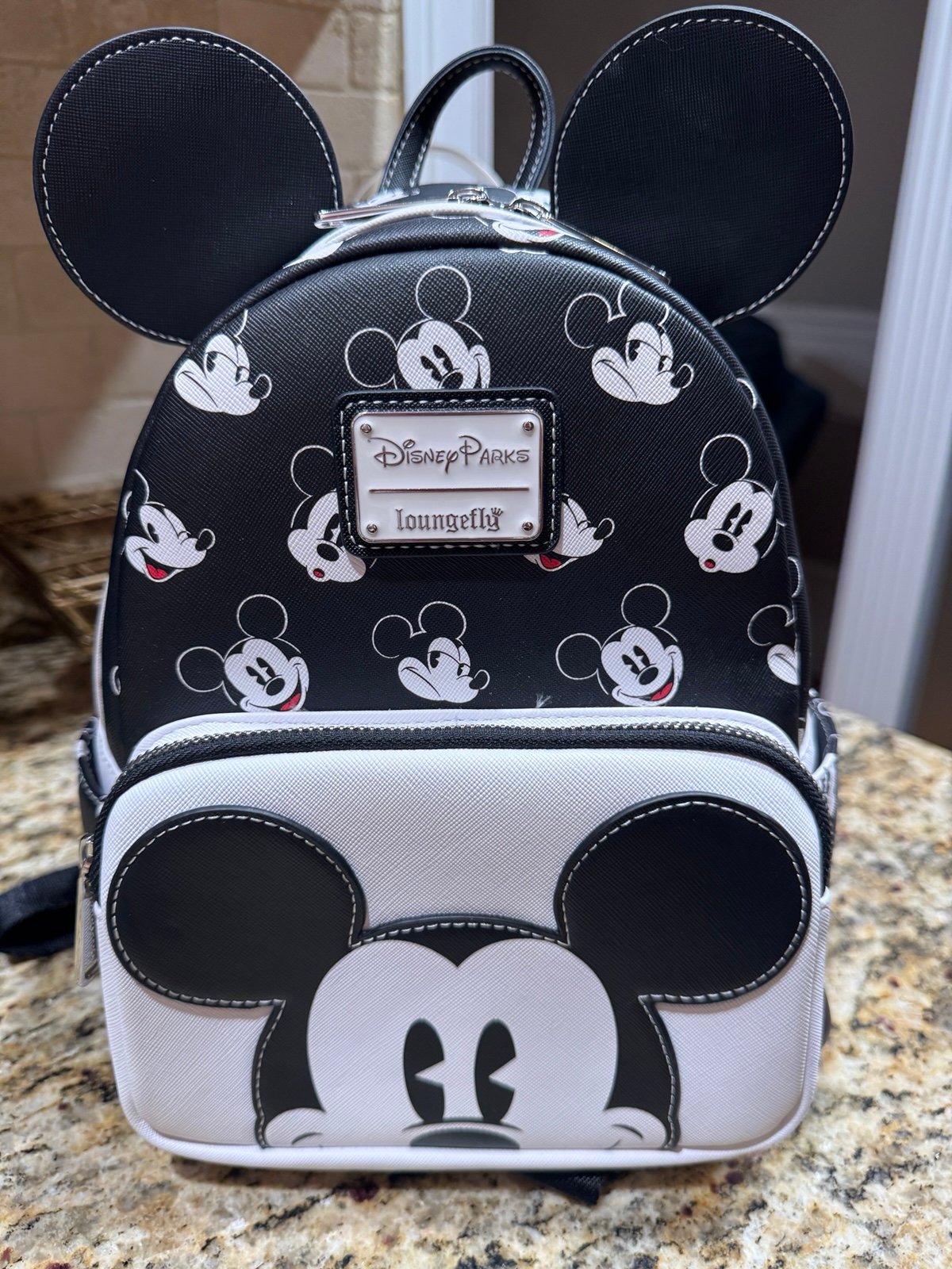 NWOT Disney Loungefly Mickey backpack