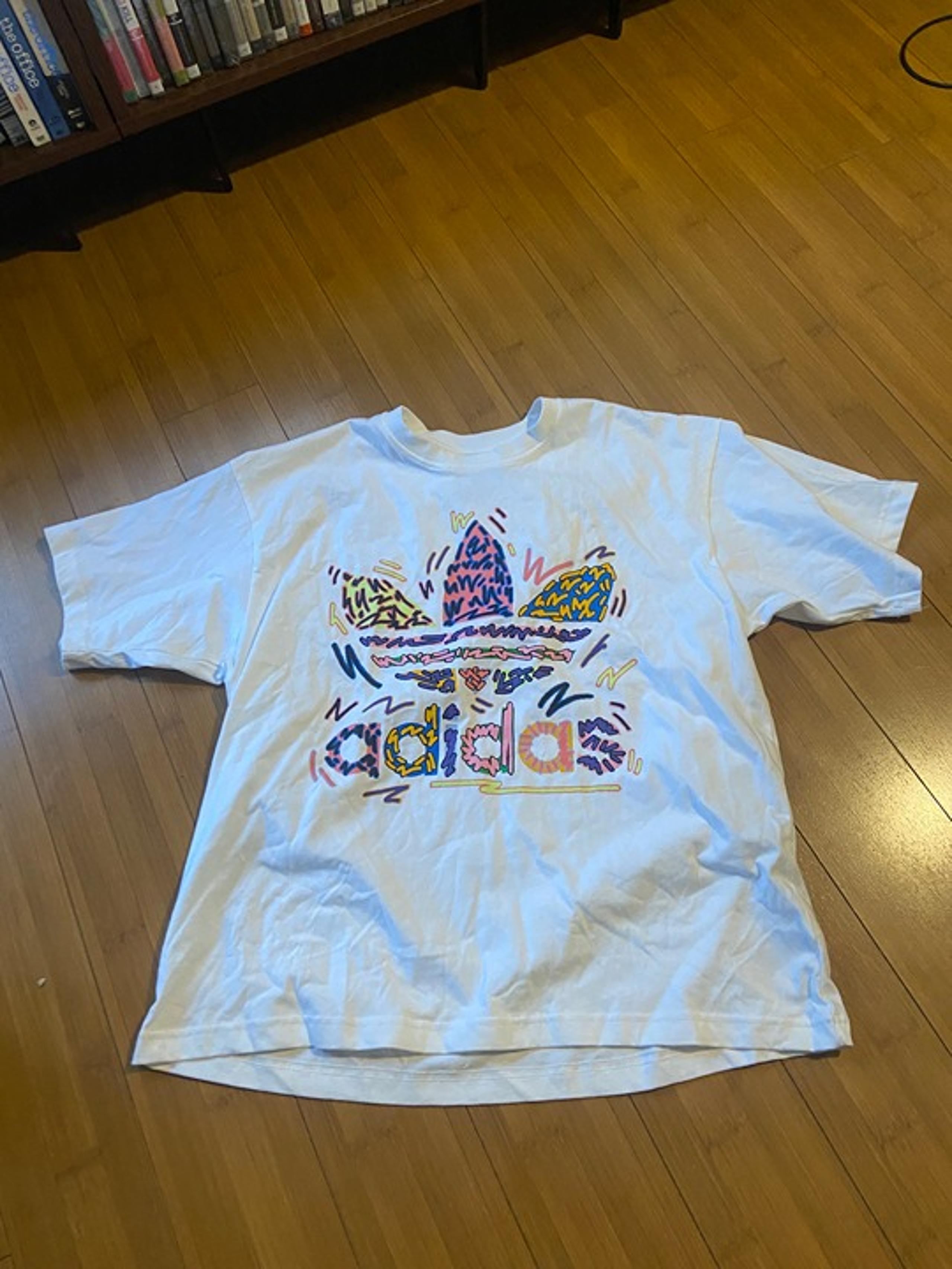 adidas Original Artsy Funky Love Unites Trefoil Tee - Men's Large