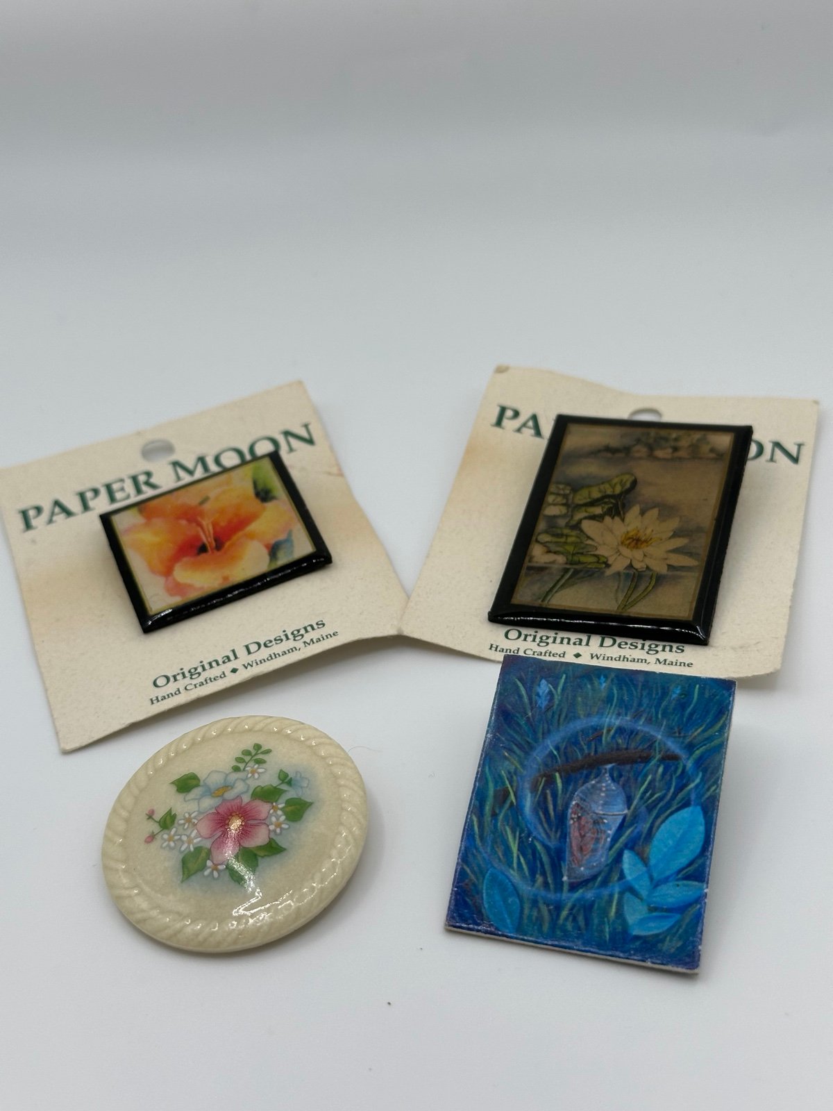 Vintage Lot of 4 Pins Brooches Paper Moon Avon Lovely Flower Colorful Good Shape