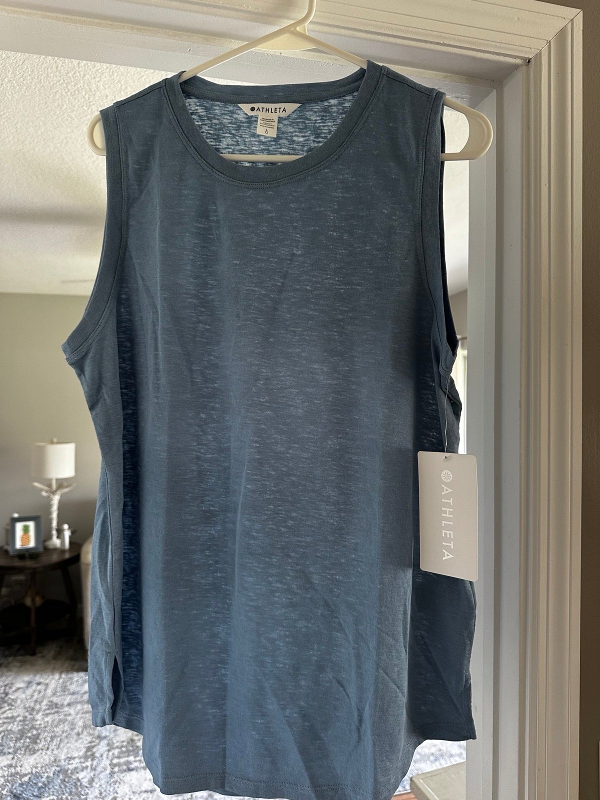 NWT Athleta Breezy Tank L