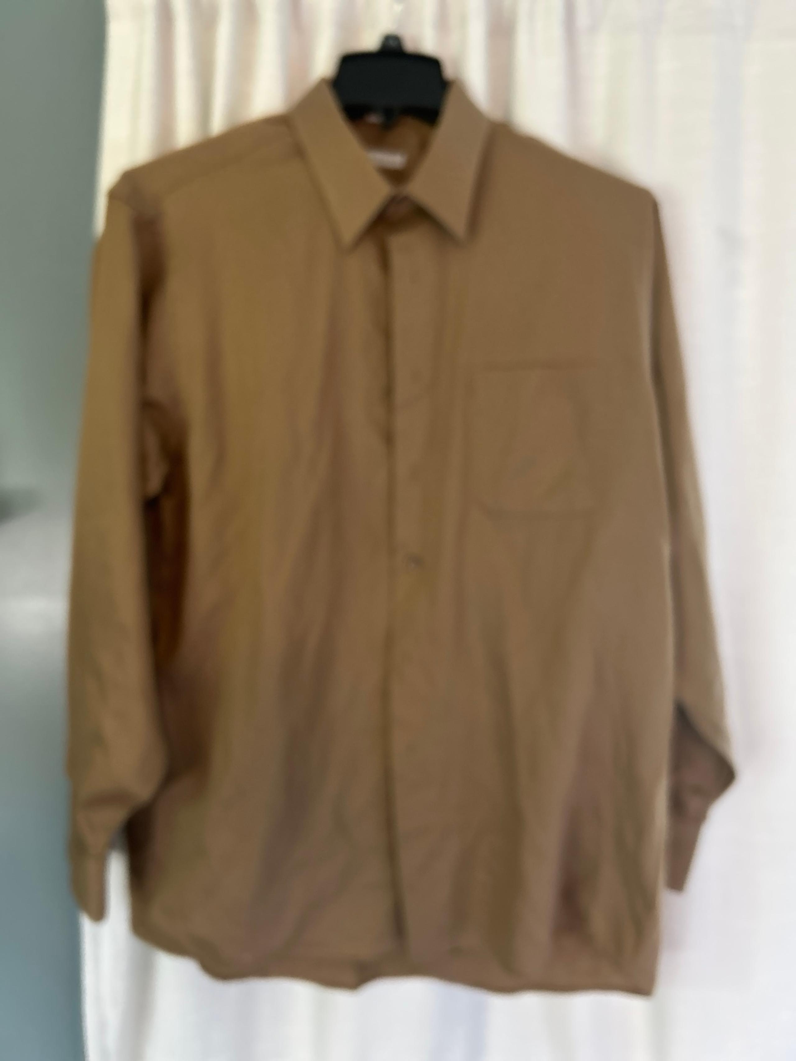 Jeffrey Beene  men’s button up the front long sleeve shirt