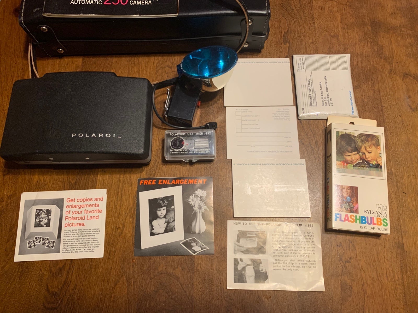 polaroid vintage 250 land camera with large case and extras