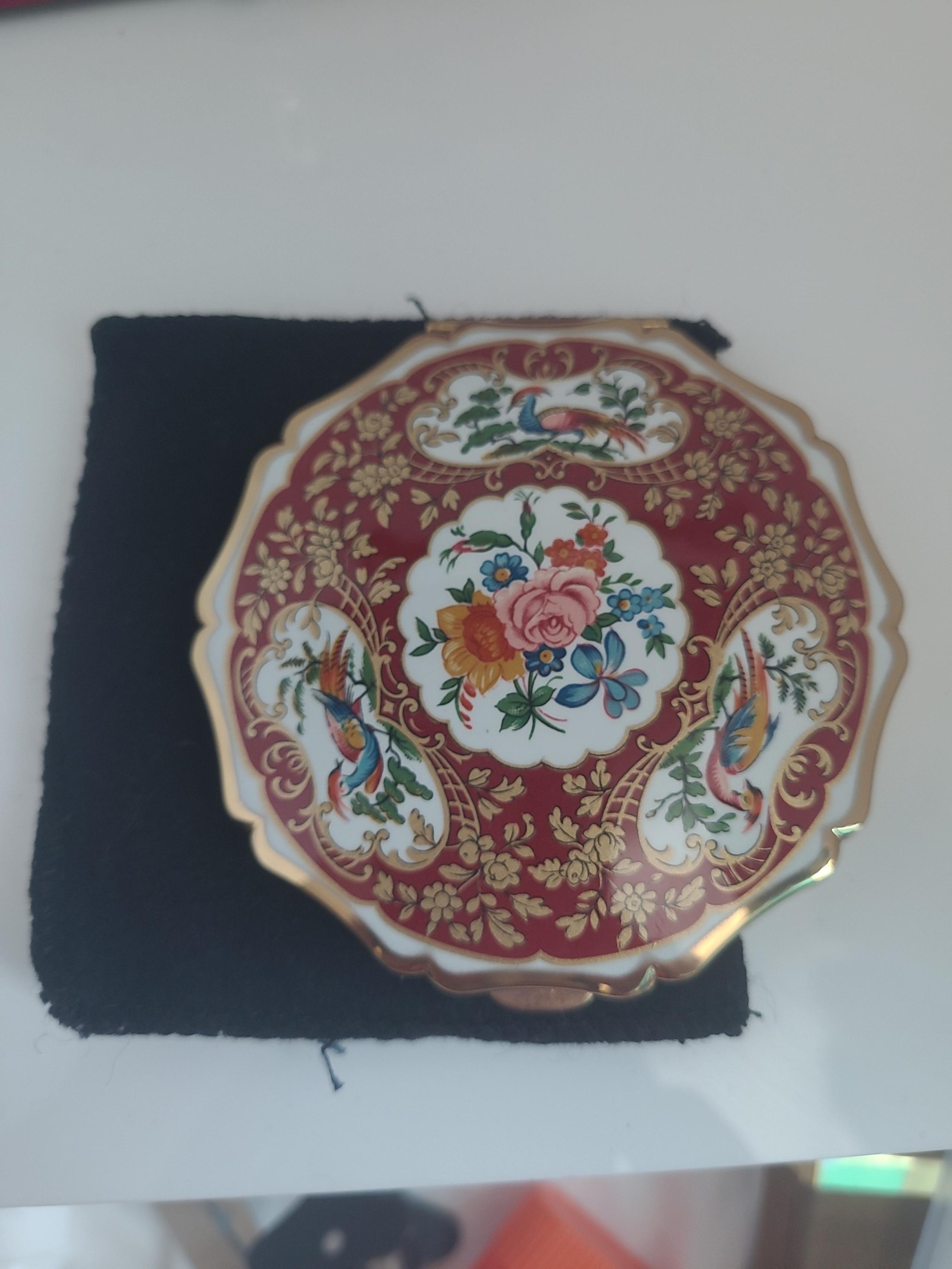 Vintage compact by Stratton